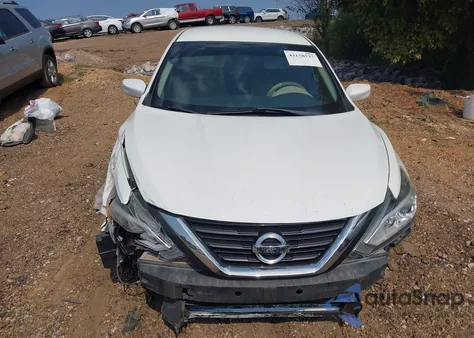 2017 Nissan Altima 2.5 S z USA, uszkodzony, nr VIN 1N4AL3AP8HC237957